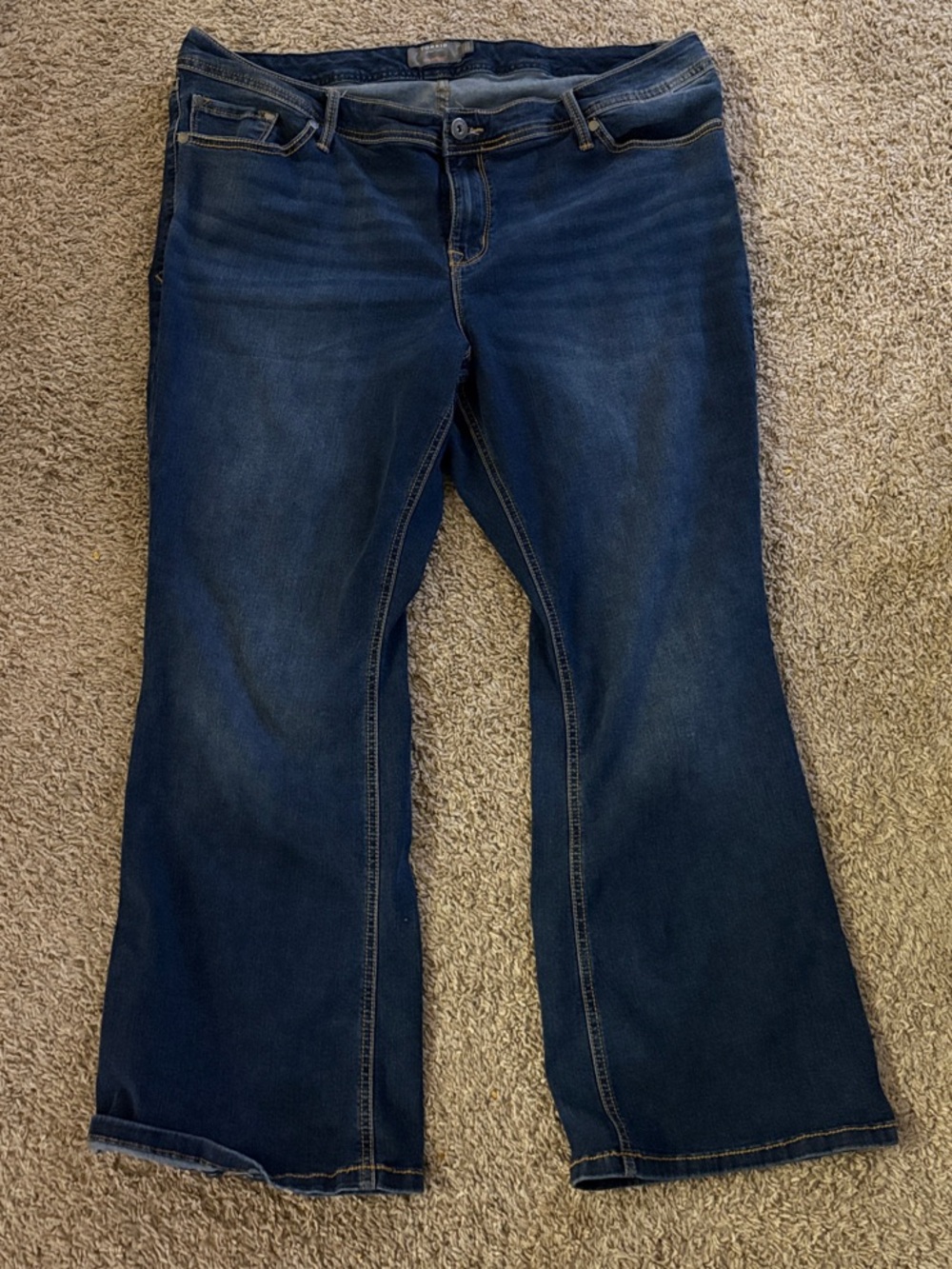 Torrid #feelthefit Plus Size Women’s Dark Blue Bootcut jeans. Size 22S